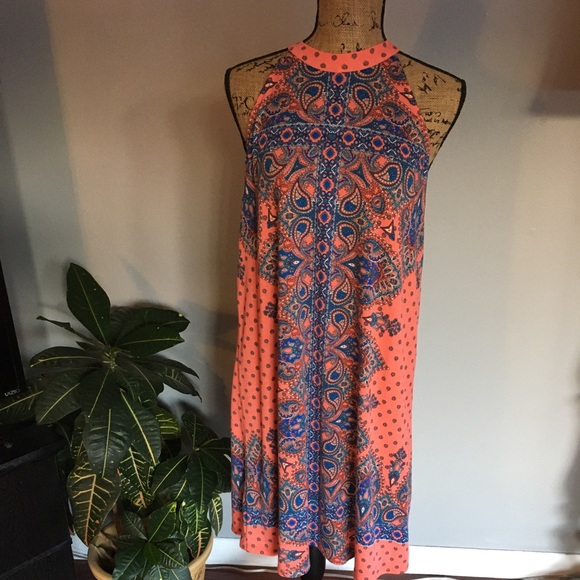 Maxi-mum Beauty - Picture 1 of 6